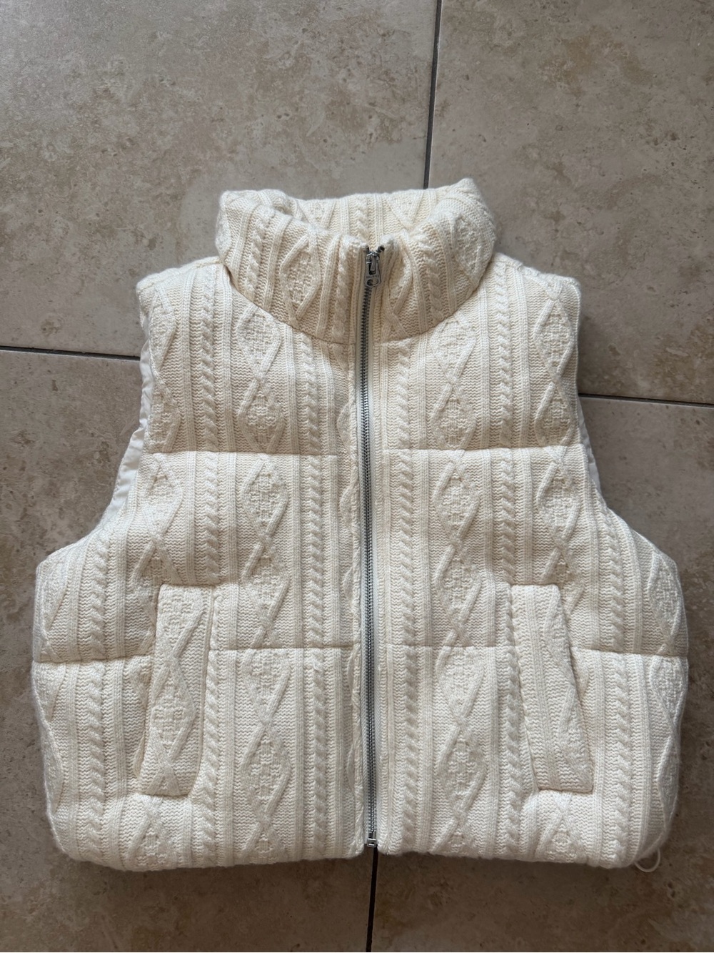 Cream Cable-Knit Puffer Vest - Hollister - Small